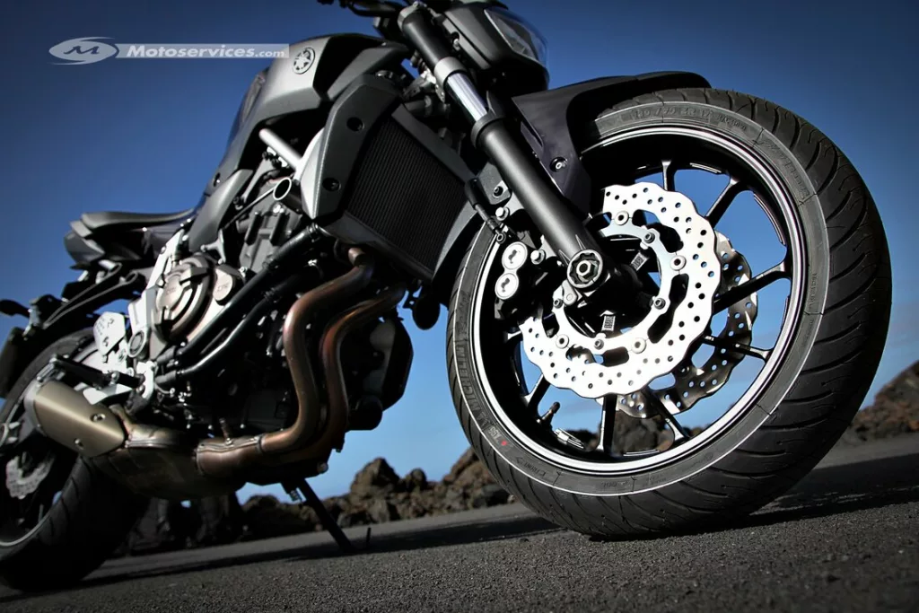 En savoir plus sur la pression des pneus de la yamaha mt07